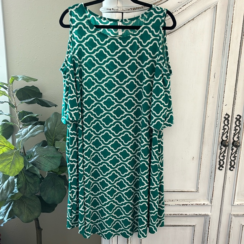 Emerald Made In USA Woman Cold Shoulder Dress Size 3x